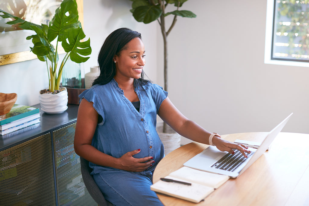 [US] Final rule implementing Pregnant Workers Fairness Act issued - EEOC final rule, pregnant women in her office