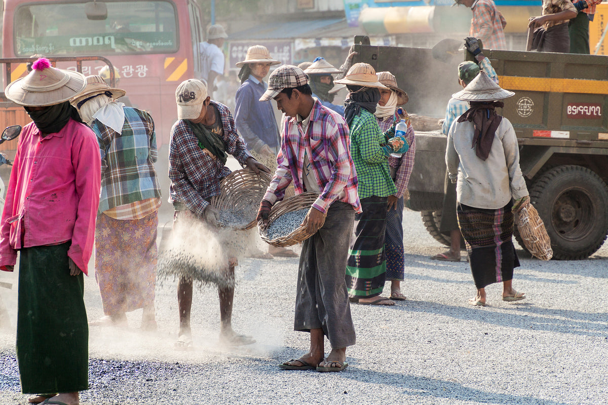 [Myanmar] Economic crisis threatens minimum wage