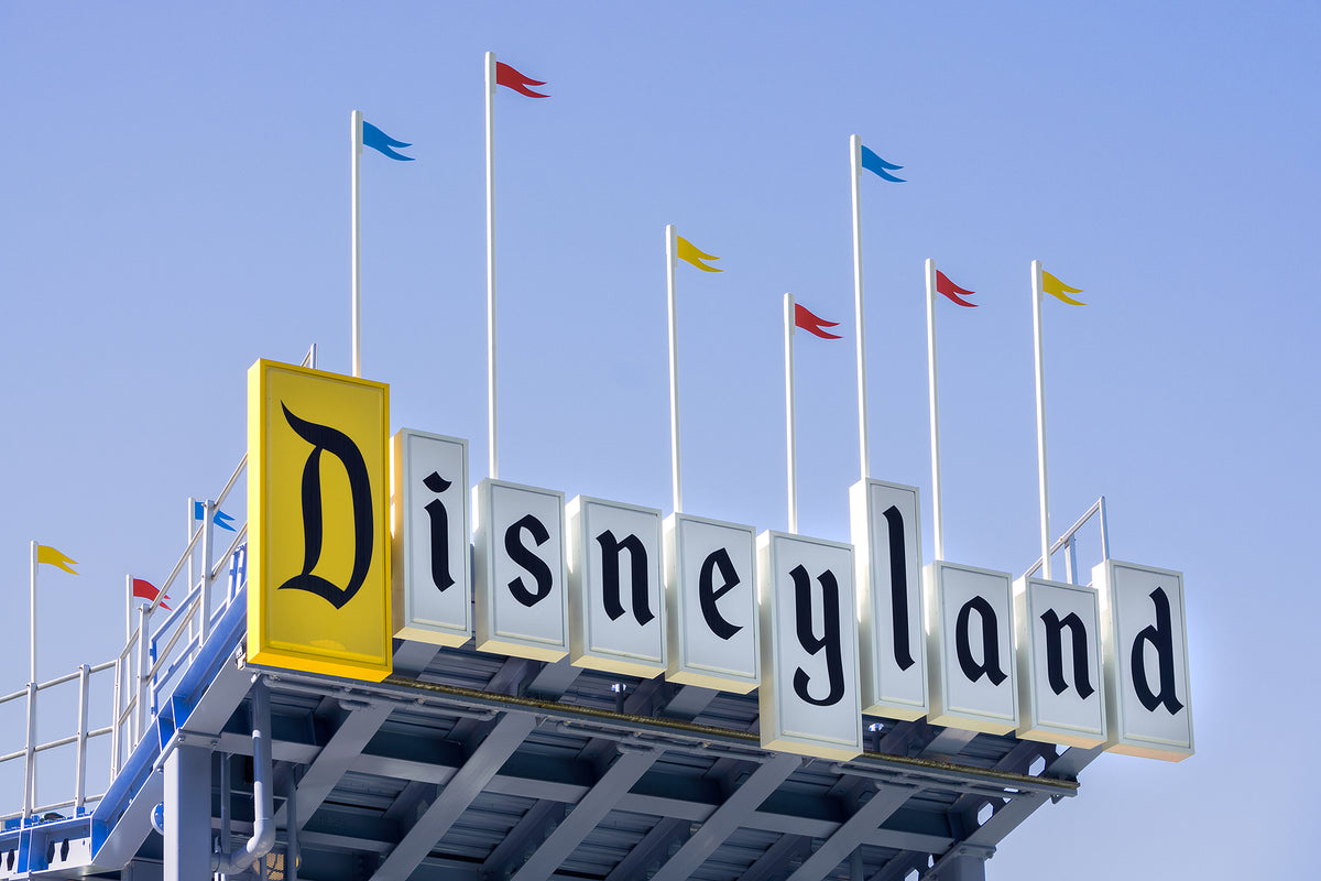 [US] Disneyland Resort narrowly avoids first strike in decades