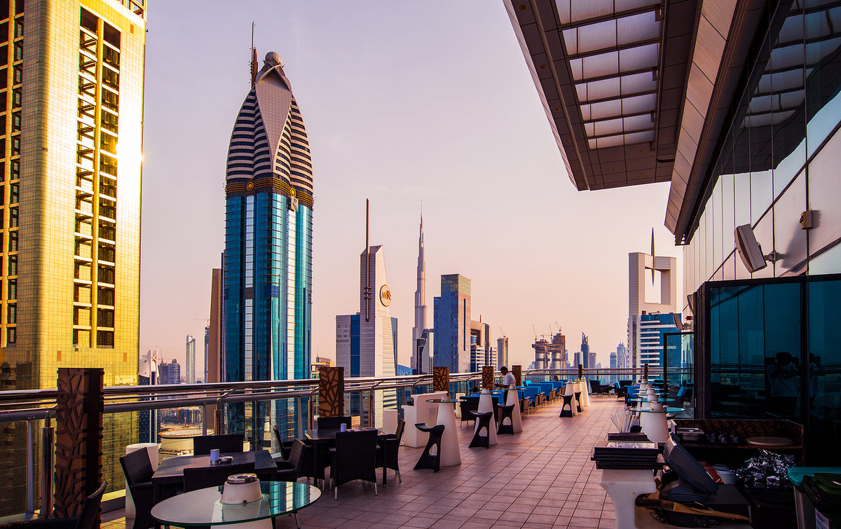 [UAE] Dubai scraps 30% alcohol tax